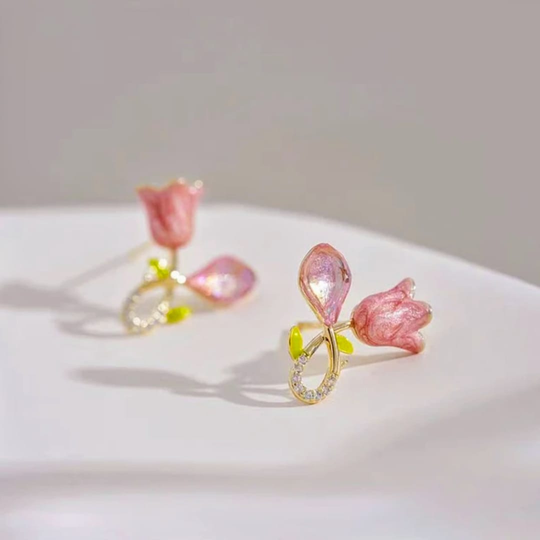 Blind Date Tulip Crystal Earrings