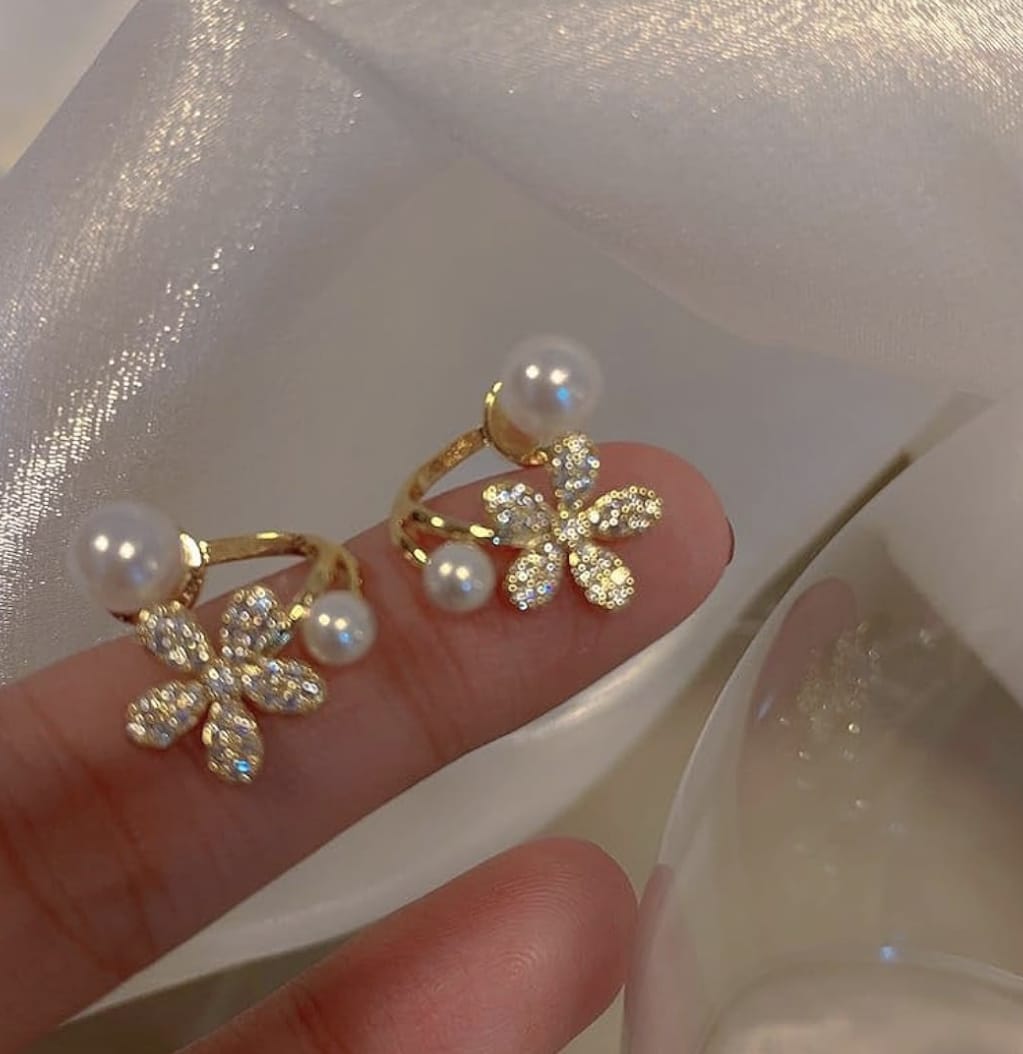 As Fresh as Daisy Pearl Earrings